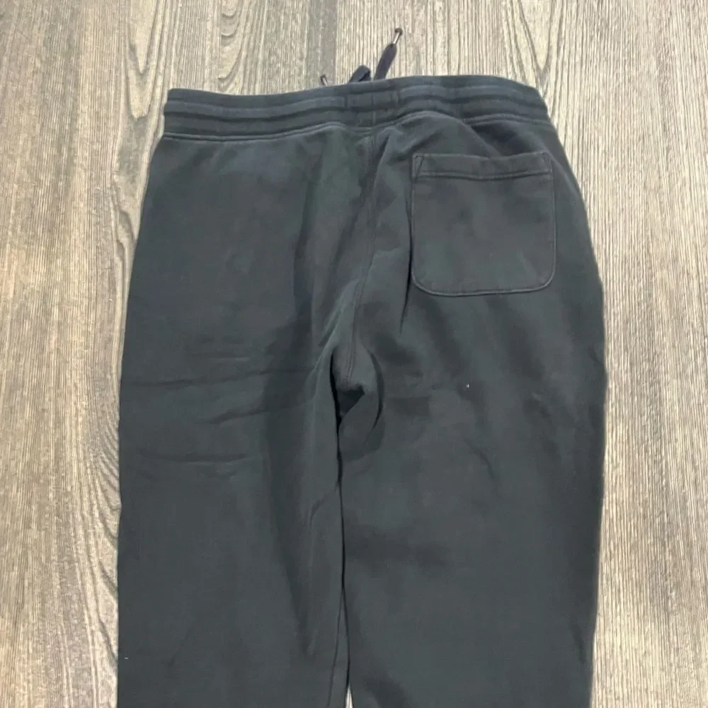 American Eagle Outfitters details elastic